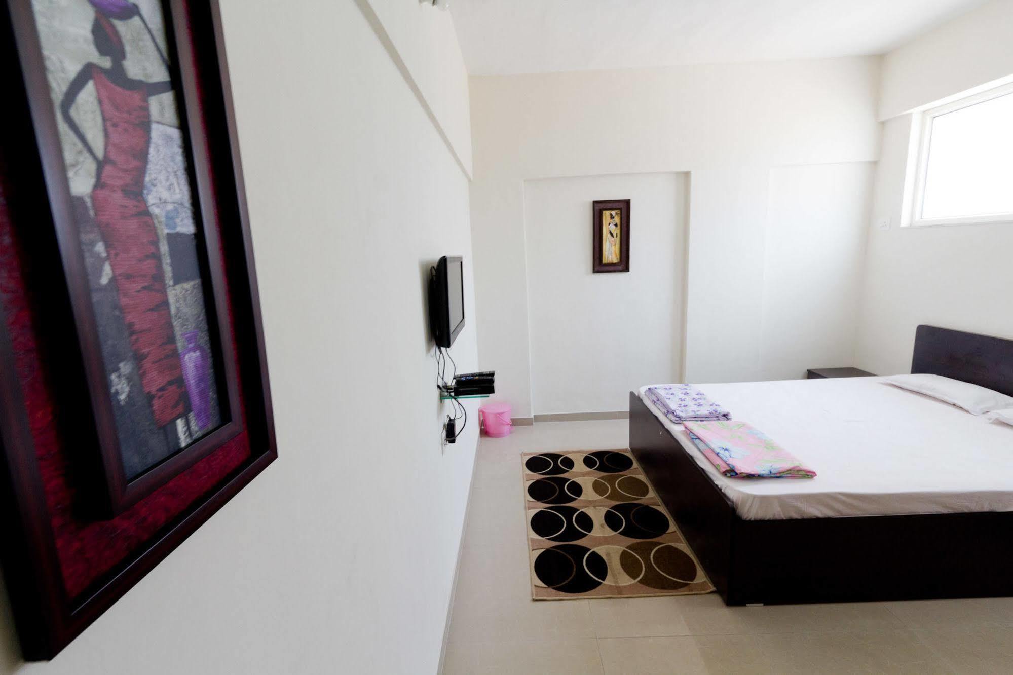 Amigo Apartamentos con servicio - Baner Pune Exterior foto